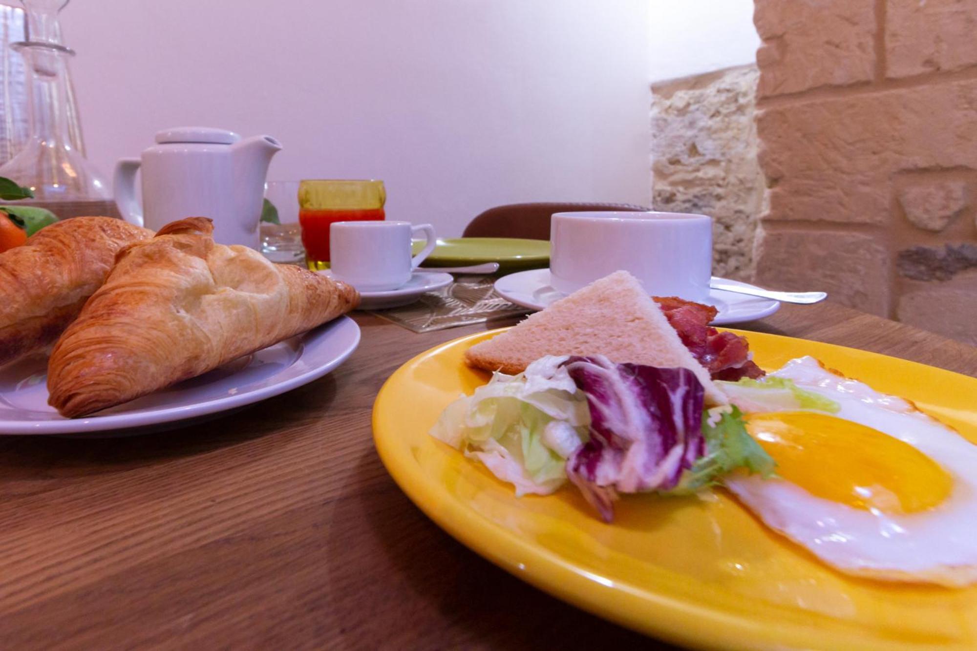 Le Nicchie Luxury Rooms Lecce Bagian luar foto