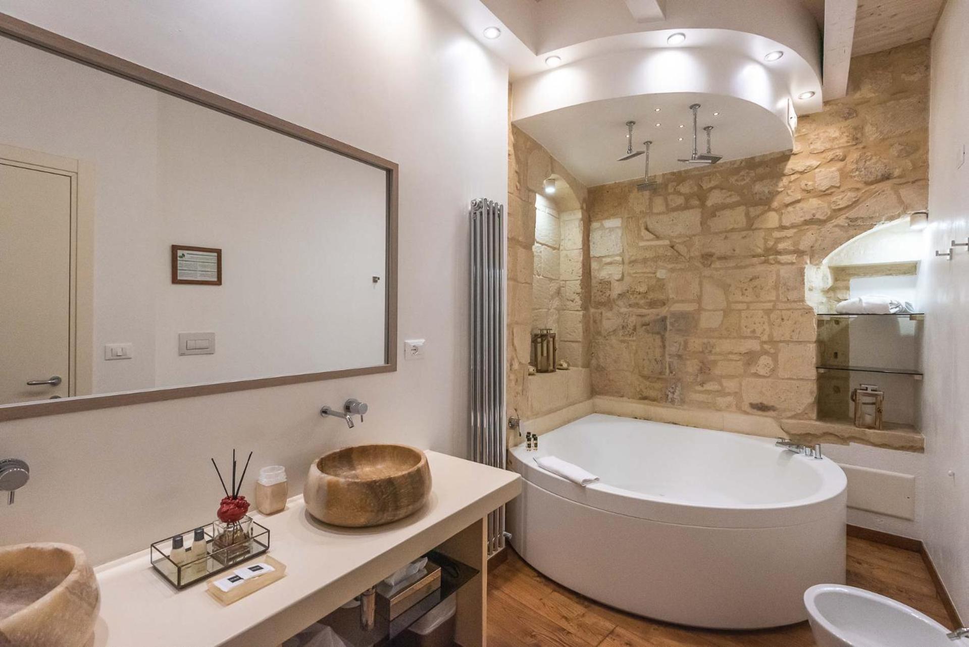 Le Nicchie Luxury Rooms Lecce Bagian luar foto