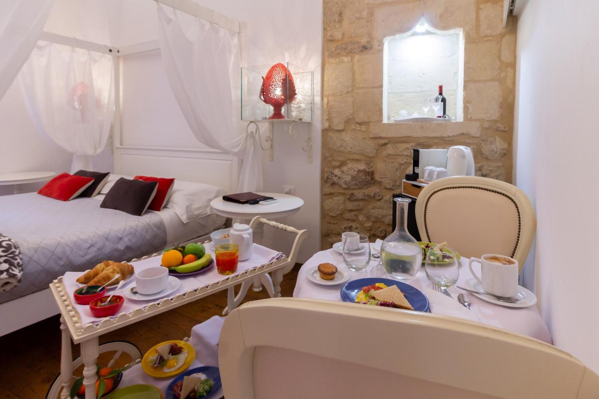 Le Nicchie Luxury Rooms Lecce Bagian luar foto