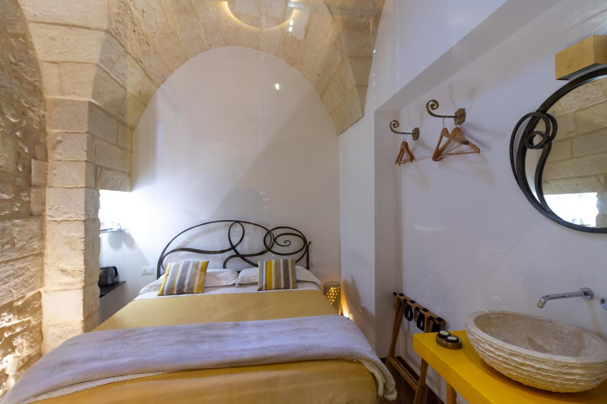 Le Nicchie Luxury Rooms Lecce Ruang foto