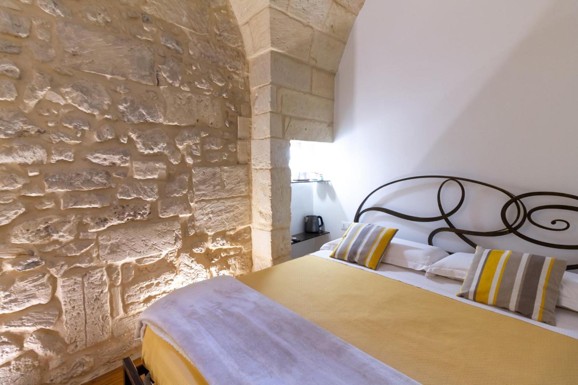 Le Nicchie Luxury Rooms Lecce Ruang foto
