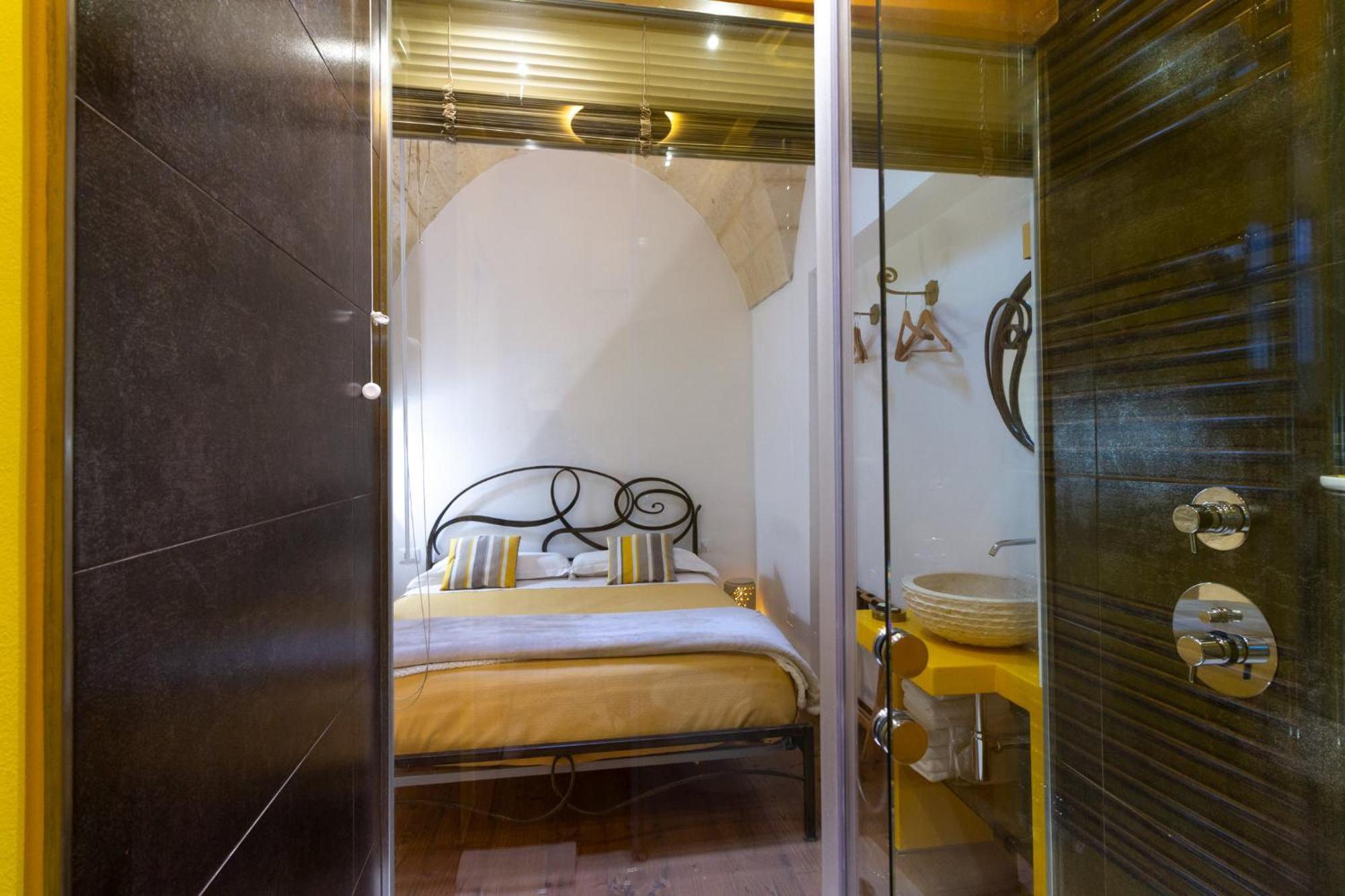 Le Nicchie Luxury Rooms Lecce Bagian luar foto
